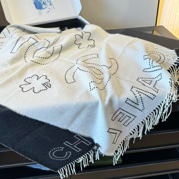 Chanel Lady Scarf - Picture 7 of 9